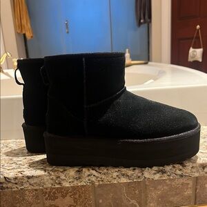 UGG Platform classic Mini